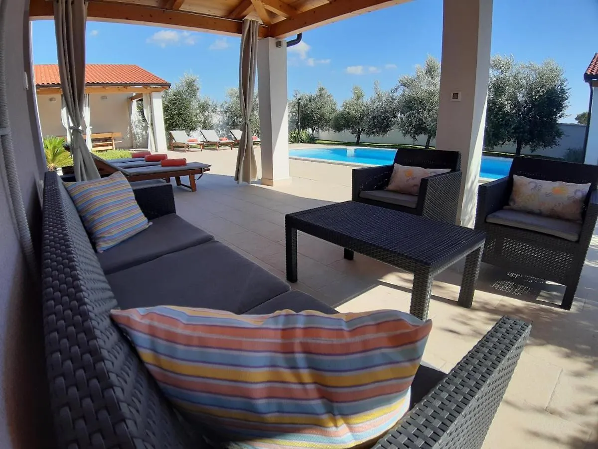 Villa Zeus Pula Kroatien